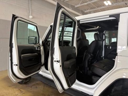 Used 2023 Jeep Wrangler Sahara w/ Cold Weather Group image 19