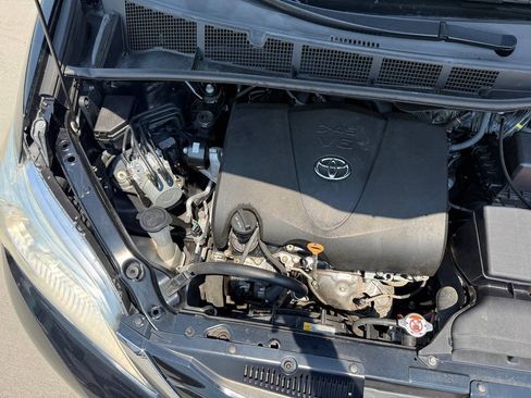 Used 2017 Toyota Sienna LE FWD image 11