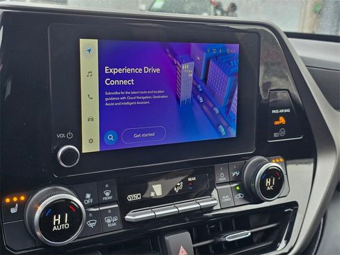 Certified 2024 Toyota Highlander LE image 34