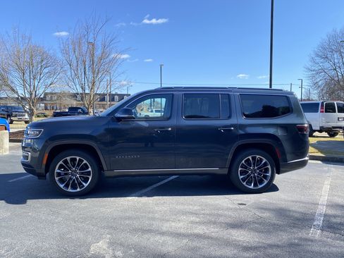 Used 2022 Jeep Wagoneer Series III w/ Premium Group I image 6