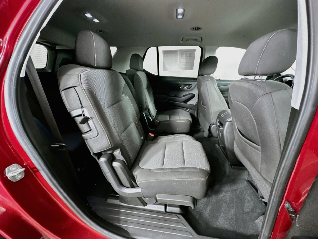 Used 2021 Chevrolet Traverse LT FWD image 36