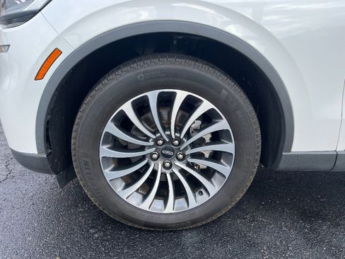 Used 2023 Lincoln Aviator Reserve image 9