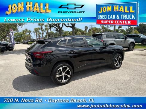 Used 2026 Chevrolet Trax RS FWD image 12