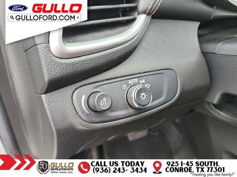 Used 2017 Chevrolet Trax LT w/ LT Convenience Package FWD image 19