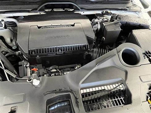New 2025 Honda Pilot Touring image 12