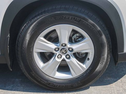 Used 2025 Toyota Grand Highlander FWD image 11