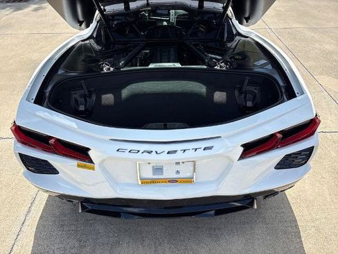 Used 2024 Chevrolet Corvette Stingray Preferred Cpe w/ Body-Color Dual Roof Package RWD image 29