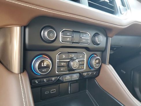 Used 2022 Chevrolet Tahoe High Country w/ Premium Package 2 AWD/4WD image 21