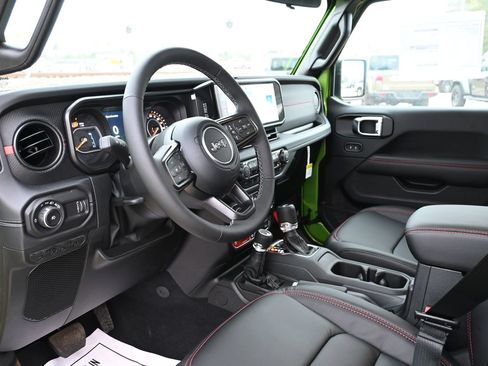 New 2025 Jeep Wrangler Unlimited Rubicon w/ Convenience Group AWD/4WD image 7