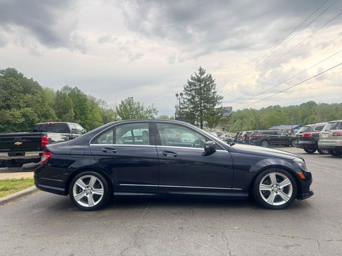 Used 2011 Mercedes-Benz C 300 4MATIC Sedan image 4