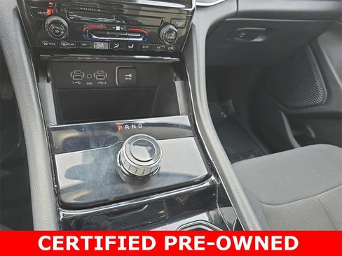 Used 2023 Jeep Grand Cherokee Laredo image 25