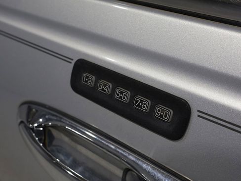 Used 2000 Lincoln Town Car Cartier image 14