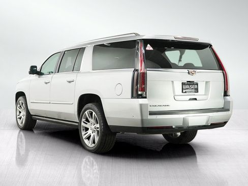 Used 2020 Cadillac Escalade ESV Premium Luxury AWD/4WD image 3