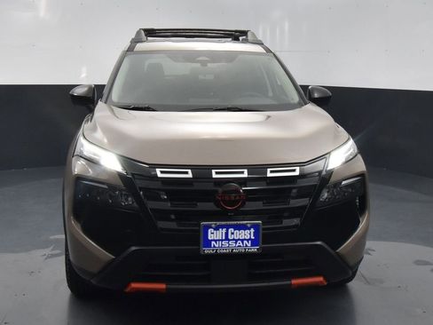 Certified 2025 Nissan Rogue SV image 3