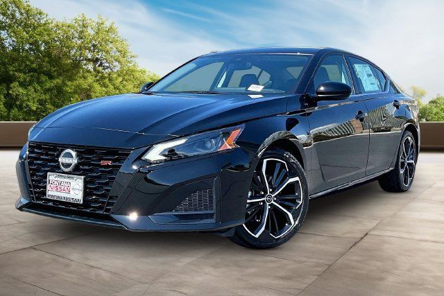 New 2026 Nissan Altima 2.5 SR FWD image 2