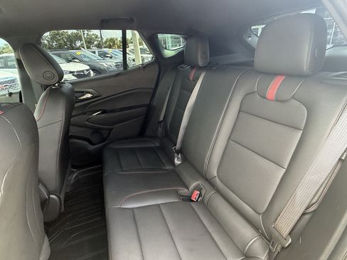 Certified 2024 Chevrolet Trax RS w/ Sunroof Package FWD image 18