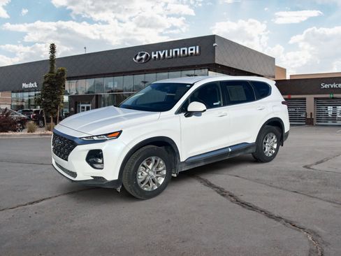 Used 2020 Hyundai Santa Fe SE image 1