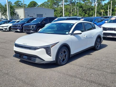 New 2026 Kia K4 FWD image 3