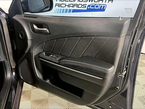 Used 2019 Dodge Charger SXT RWD image 19