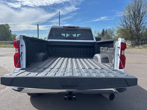 Used 2022 Chevrolet Silverado 2500 LT w/ Convenience Package AWD/4WD image 8