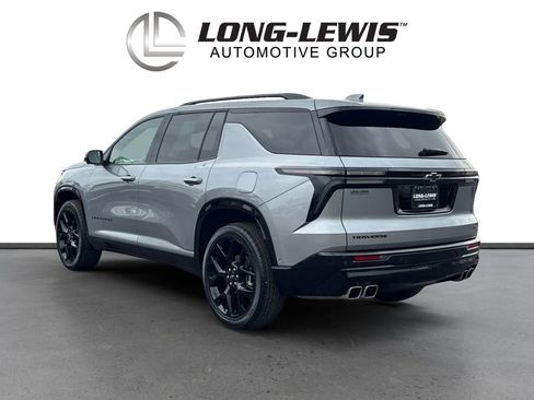 Used 2025 Chevrolet Traverse RS image 4