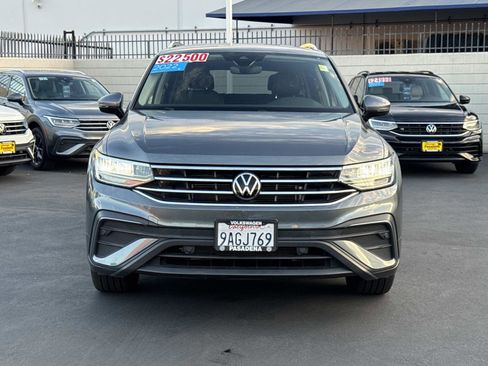 Certified 2022 Volkswagen Tiguan SE image 2