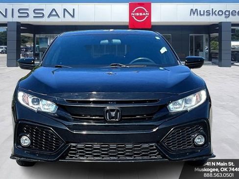 Used 2018 Honda Civic Sport image 2