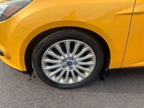 Used 2012 Ford Focus Titanium w/ SEL/Titanium Winter Pkg FWD image 14