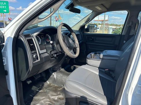 Used 2018 RAM 3500 Tradesman w/ Chrome Appearance Group image 10