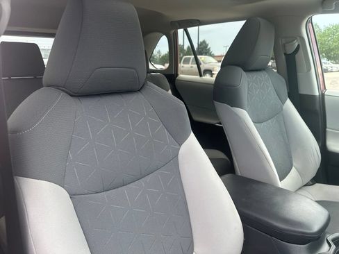 Used 2020 Toyota RAV4 XLE w/ Convenience Package AWD/4WD image 33