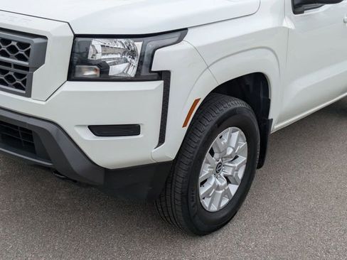 Used 2023 Nissan Frontier SV w/ Tow Package image 9