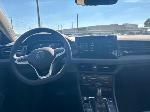 New 2026 Volkswagen Jetta SE FWD image 41