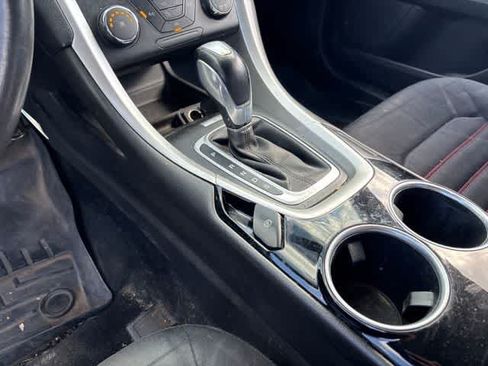 Used 2013 Ford Fusion SE FWD image 16