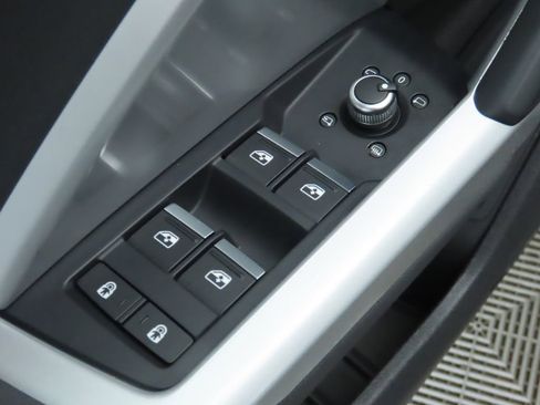 Used 2023 Audi Q3 2.0T Premium w/ Convenience Package image 23