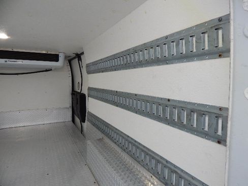 Used 2018 Ford Transit 250 148 Low Roof image 9