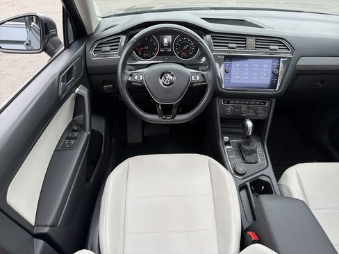 Used 2020 Volkswagen Tiguan S image 30
