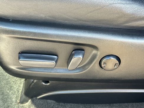 Used 2017 Toyota Sienna SE Premium image 26