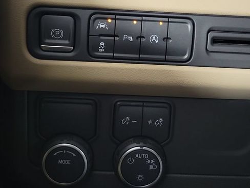 Used 2023 Chevrolet Tahoe Premier RWD image 35