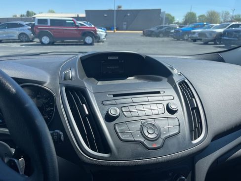 Used 2017 Ford Escape SE FWD image 16