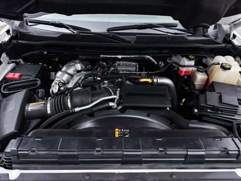 Used 2022 Chevrolet Silverado 2500 High Country w/ Z71 Off-Road Package image 9