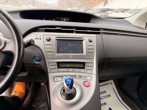 Used 2012 Toyota Prius Two image 11