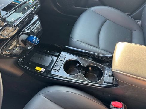 Certified 2021 Toyota Prius XLE AWD/4WD image 9