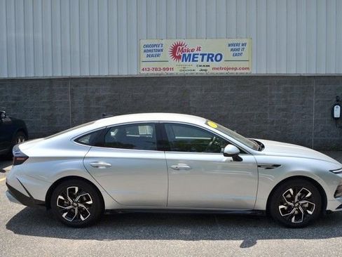 Used 2025 Hyundai Sonata SEL FWD image 9
