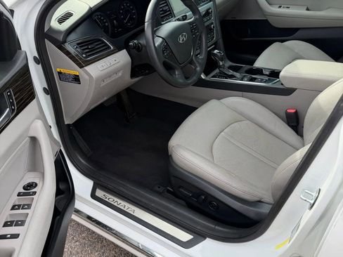 Used 2016 Hyundai Sonata Limited w/ Option Group 02 image 8