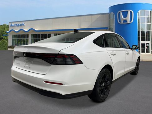 New 2025 Honda Accord SE image 5