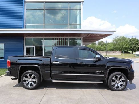 Used 2016 GMC Sierra 1500 Denali w/ Denali Ultimate Package AWD/4WD image 2