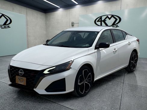 Used 2023 Nissan Altima 2.5 SR AWD/4WD image 7