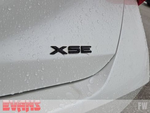 Used 2022 Toyota Avalon XSE w/ Protection Package (TMS) image 3