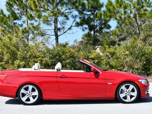 Used 2011 BMW 328i Convertible image 7