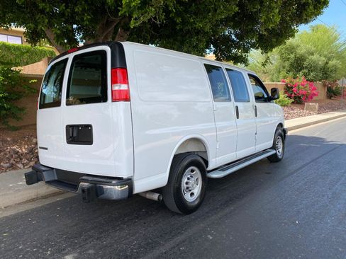 Used 2025 Chevrolet Express 2500 w/ Driver Convenience Package RWD image 7